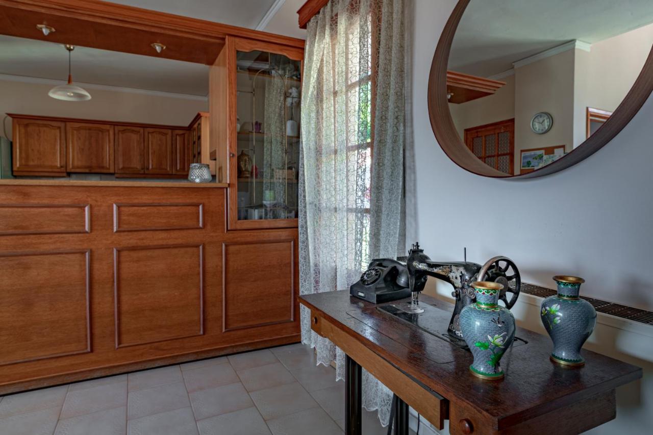 Golden Flower's Apartment Poros  Eksteriør billede